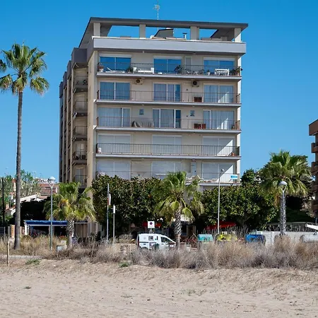 At111 Vistas Frontales A La Playa La Paella